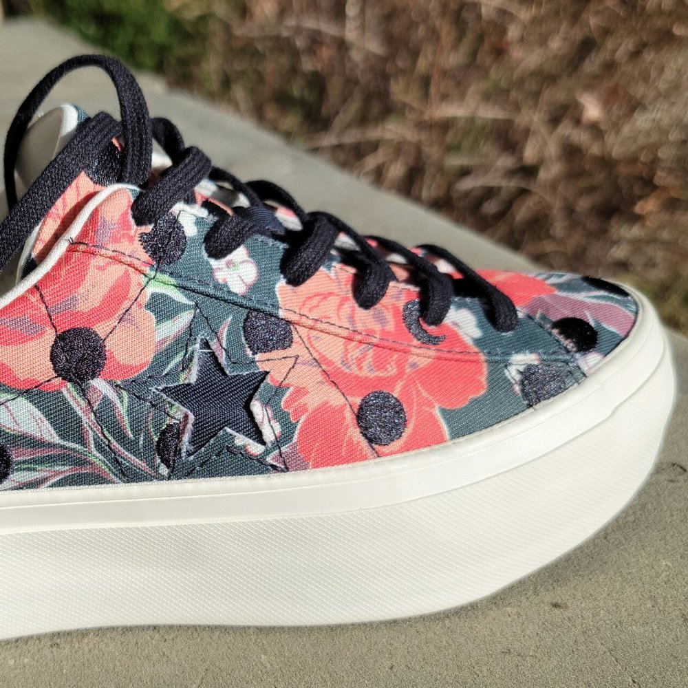 Converse Womens One Star Platform Ox Low Top Black/Nectarine/Egret